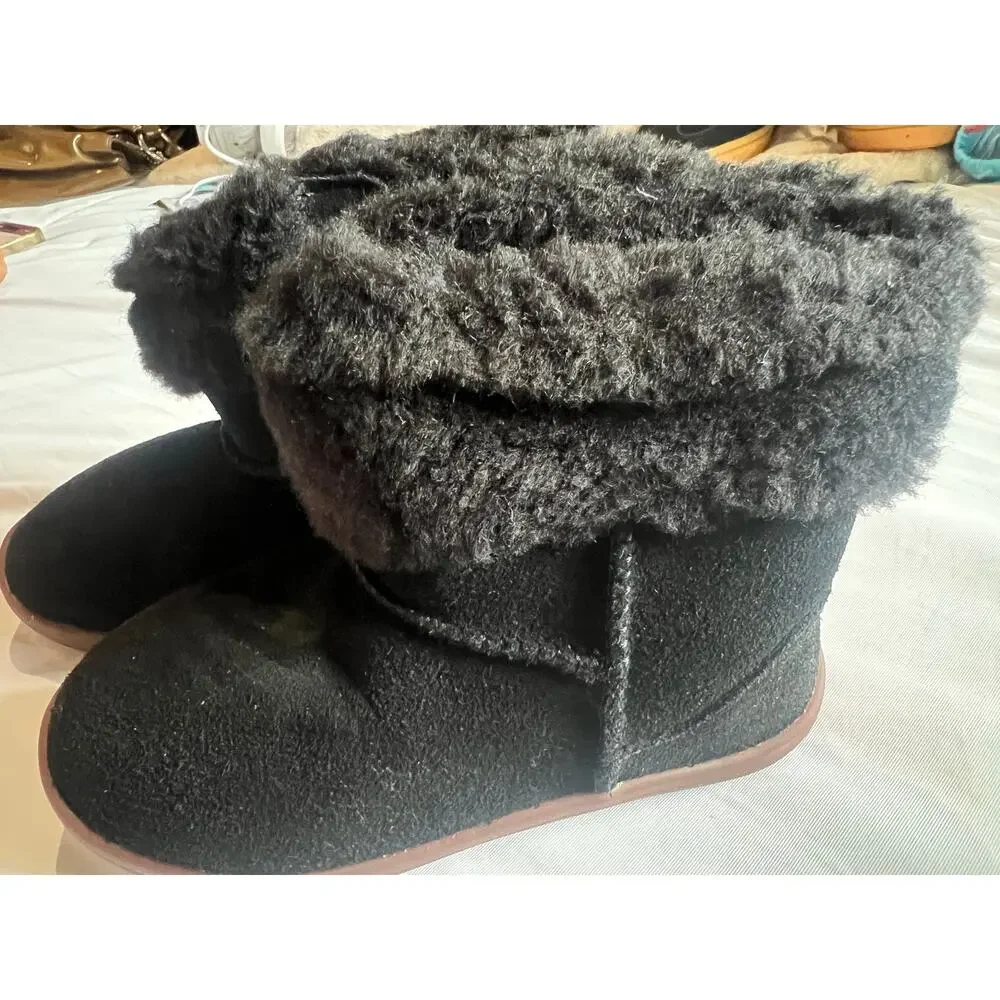 UGG Sammee black Toddler Boots with Velcro Sz 10